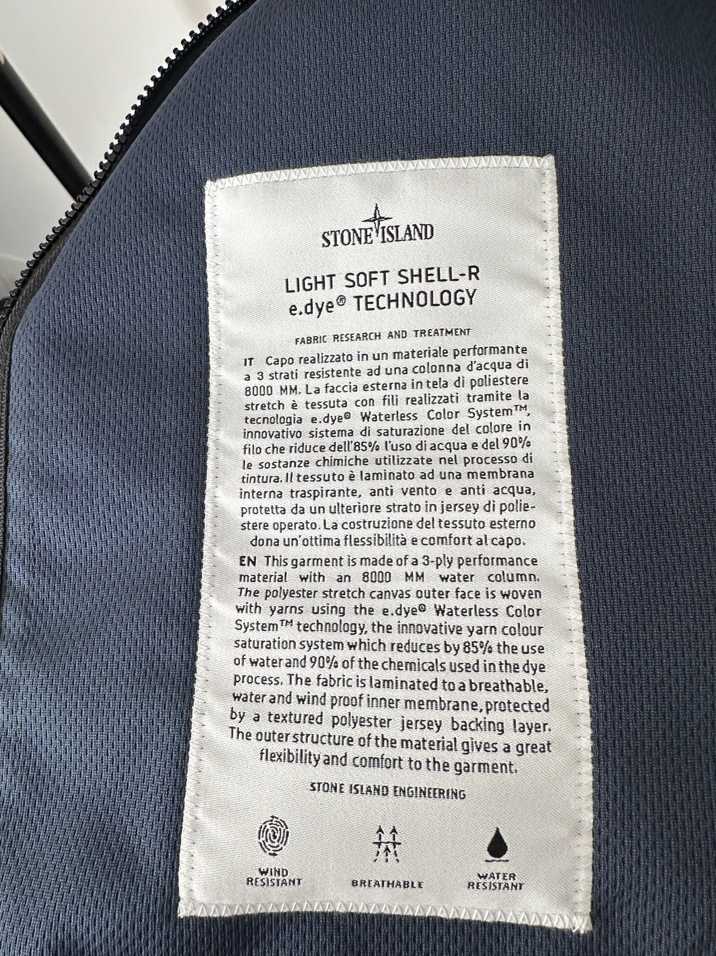 Stone Island Light Soft Shell R W/Packable Hood - BNWT (L)
